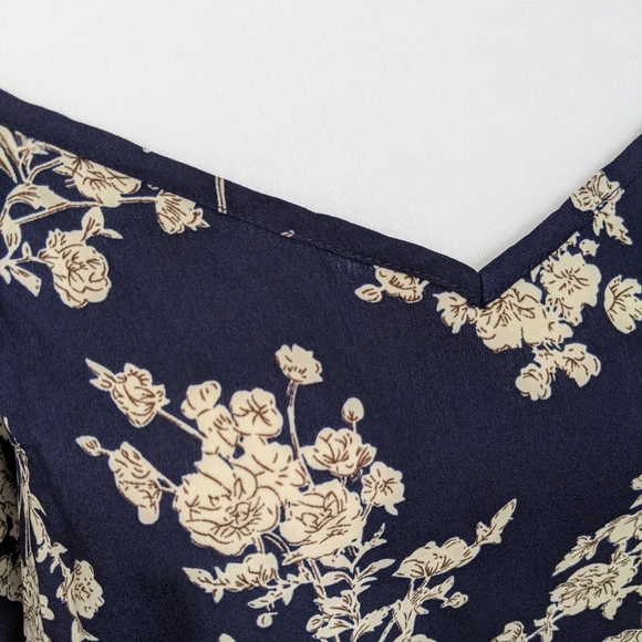 SHEIN cold shoulder botanical print top - Picture 9 of 12
